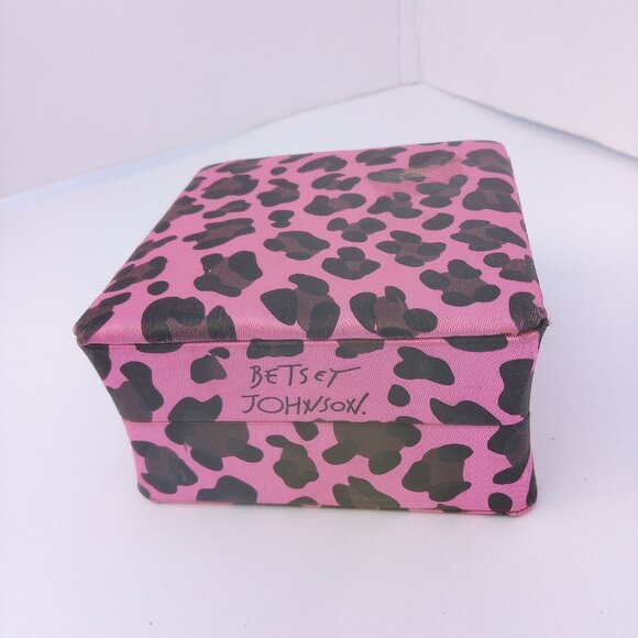 Cute Little Betsey Johnson Owl Charm Bracelet in Elaborate Box - Picture 2 of 4